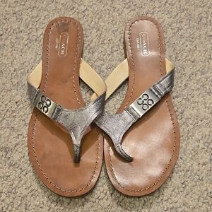 COACH RADIANT Metalic Thong Sandals